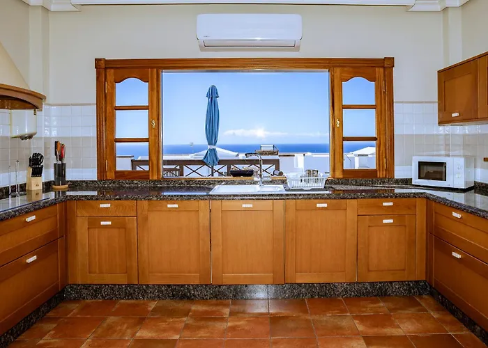 Luxury House Panoramic Sea Views *