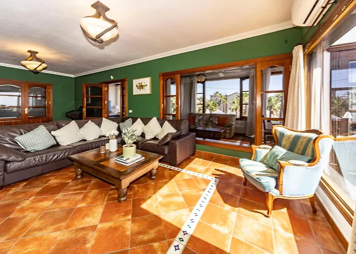 Luxury House Panoramic Sea Views 别墅 Güime